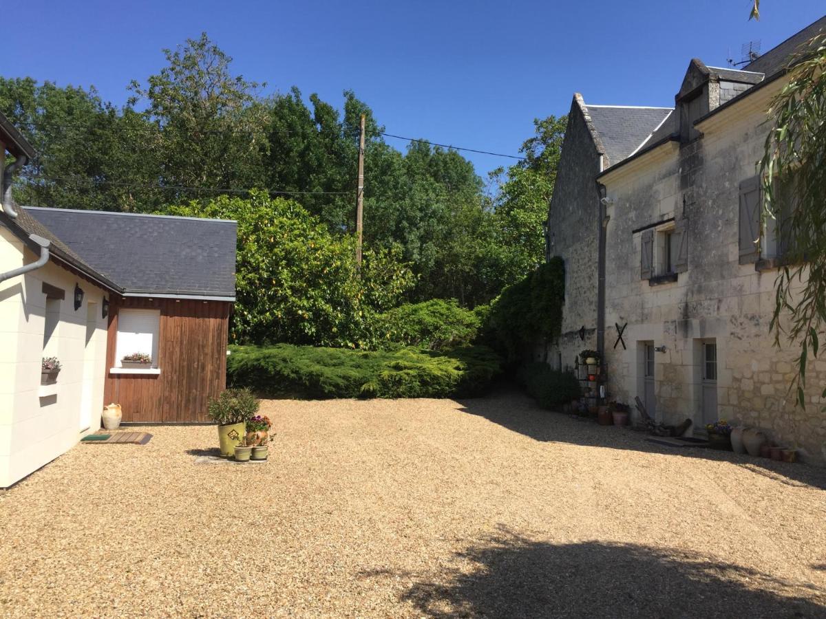 Gite De La Cale De La Clauderie Rigny-Ussé Exteriör bild